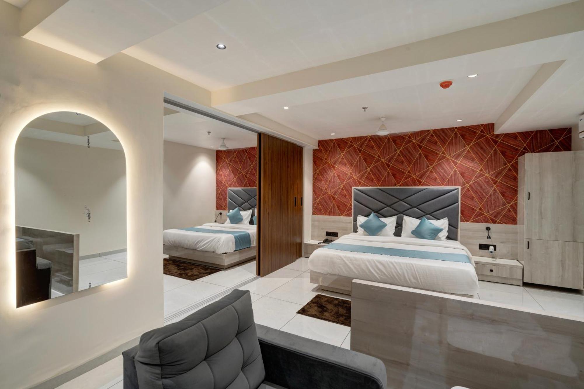 Hotel Shrimad Villa Gandhinagar Buitenkant foto