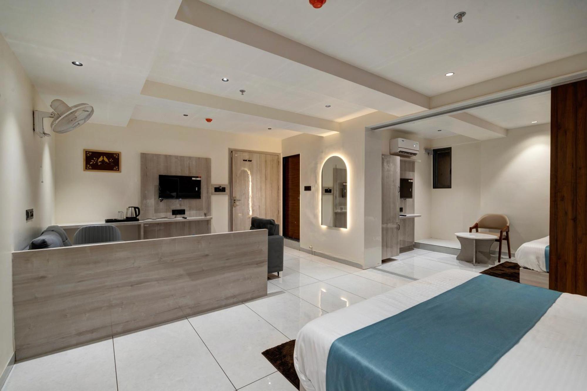 Hotel Shrimad Villa Gandhinagar Buitenkant foto