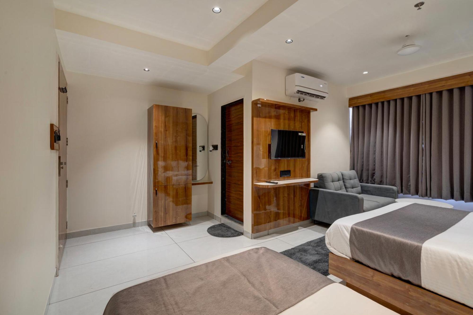 Hotel Shrimad Villa Gandhinagar Buitenkant foto