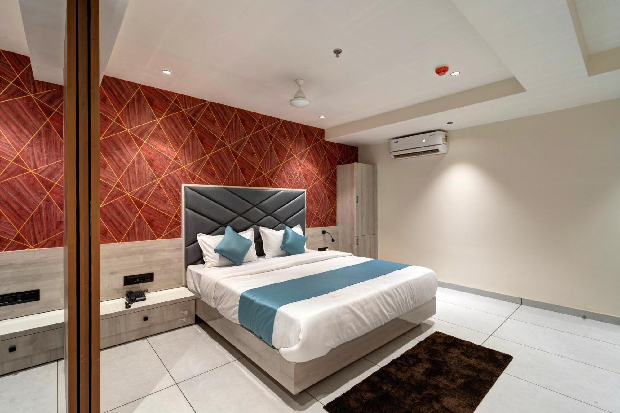 Hotel Shrimad Villa Gandhinagar Buitenkant foto