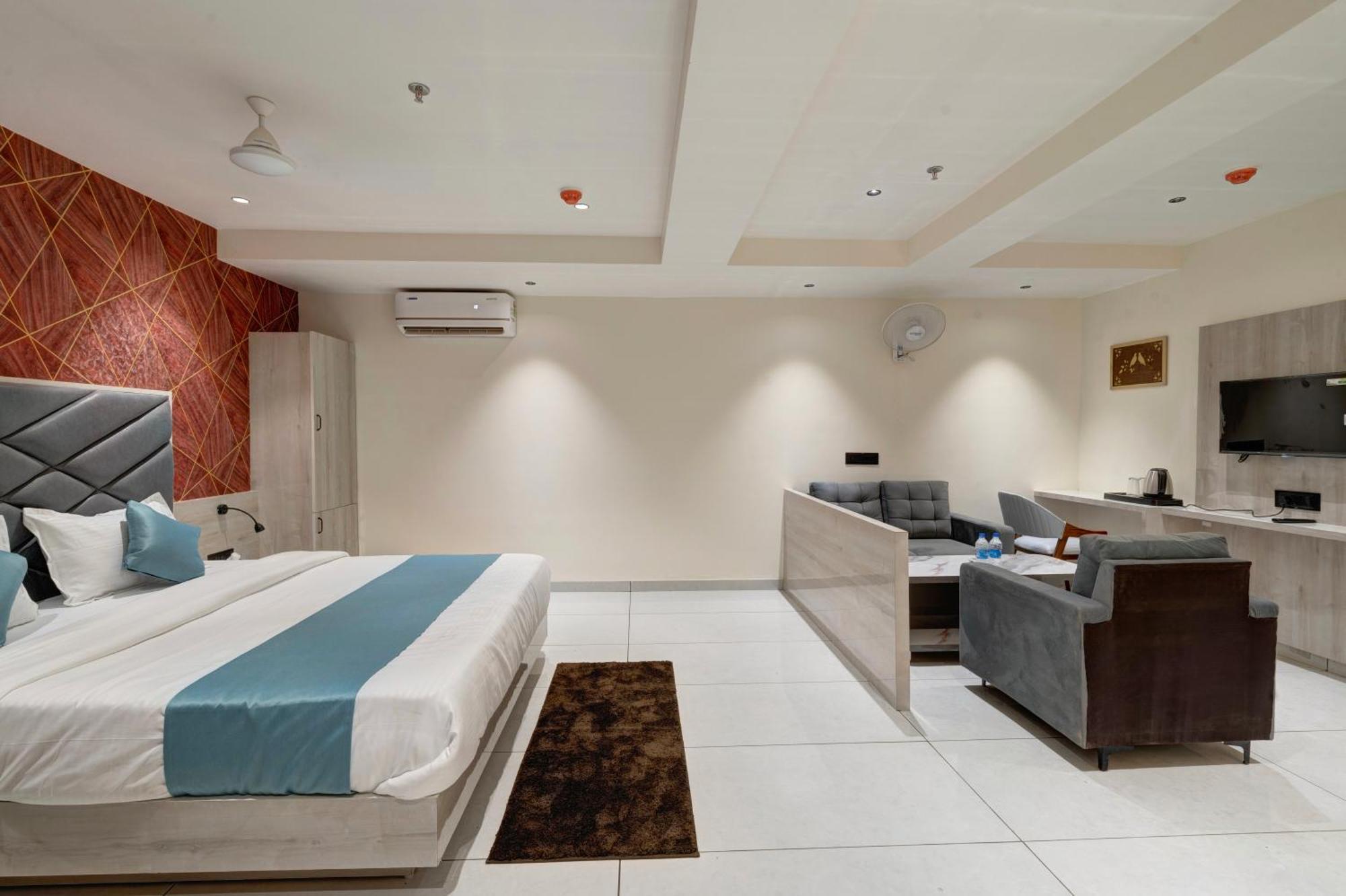 Hotel Shrimad Villa Gandhinagar Buitenkant foto
