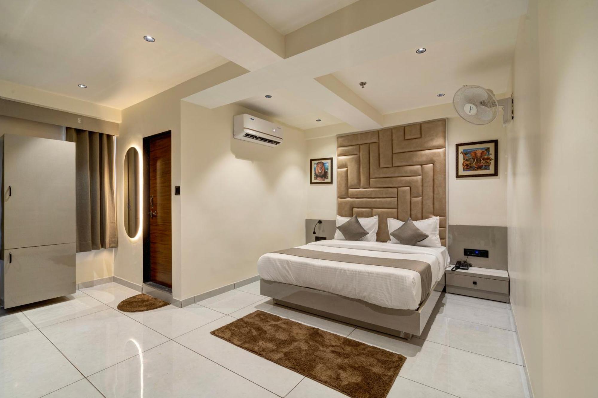 Hotel Shrimad Villa Gandhinagar Buitenkant foto
