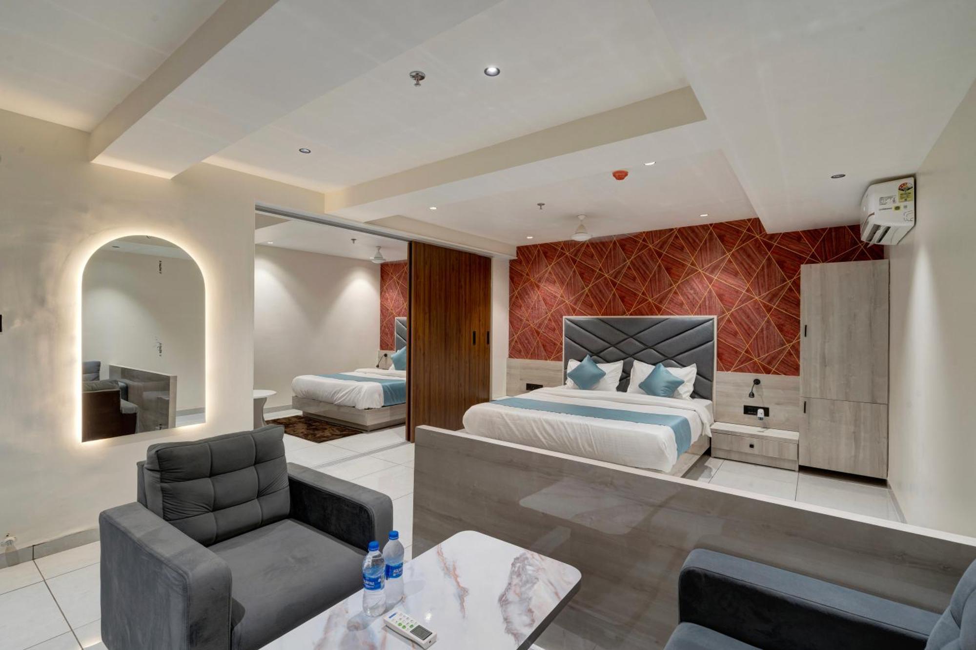 Hotel Shrimad Villa Gandhinagar Buitenkant foto