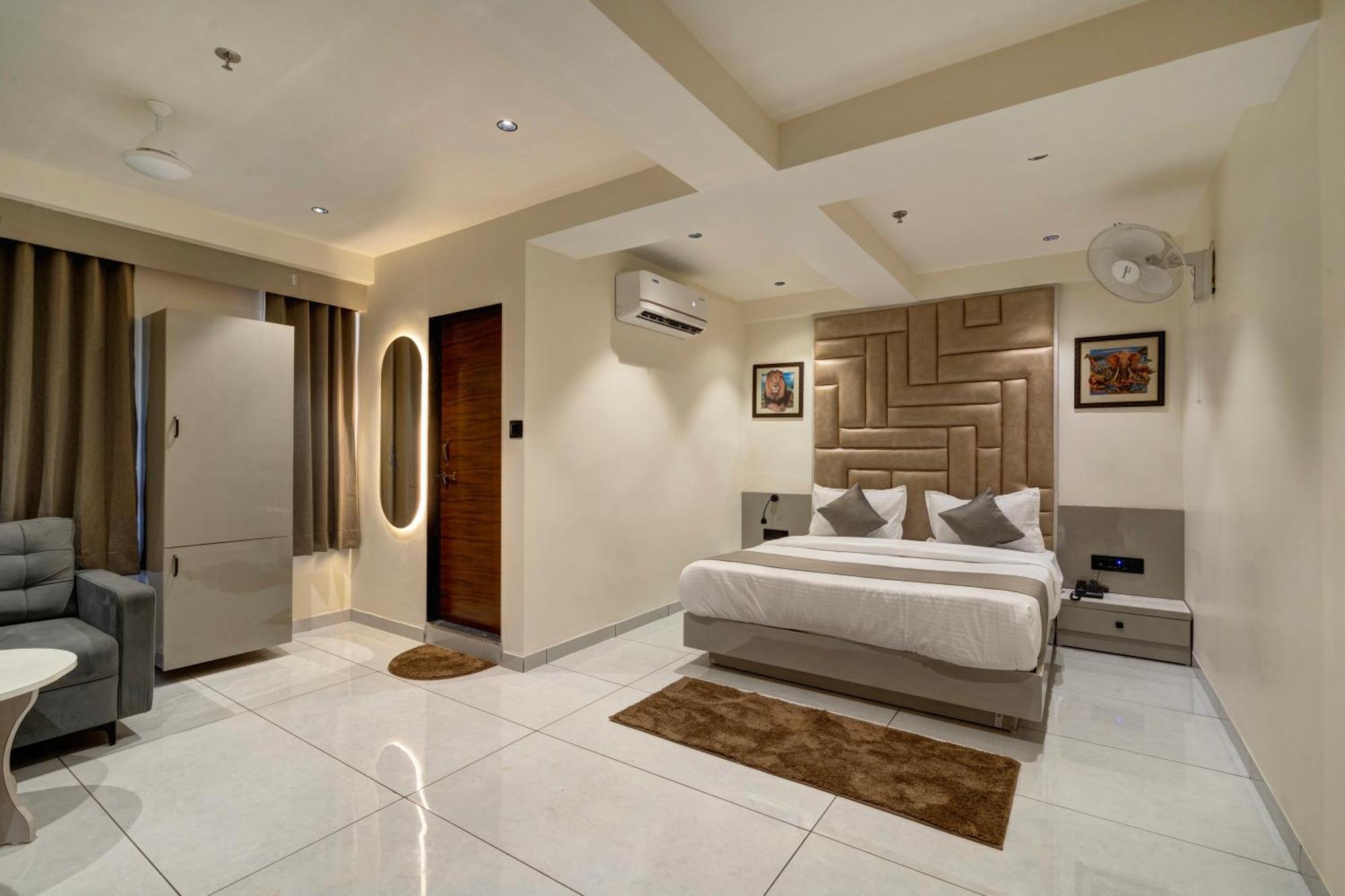 Hotel Shrimad Villa Gandhinagar Buitenkant foto