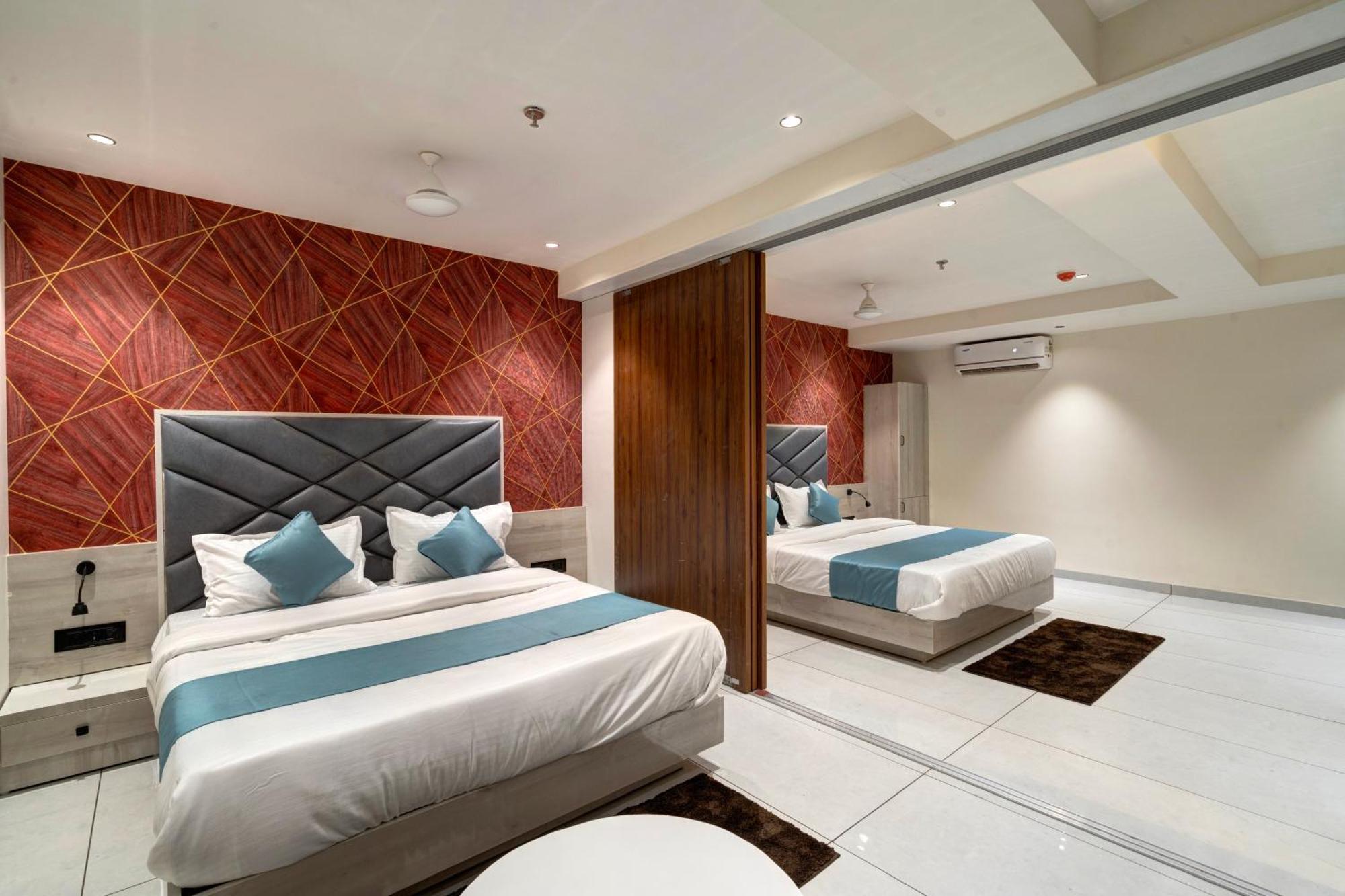 Hotel Shrimad Villa Gandhinagar Buitenkant foto