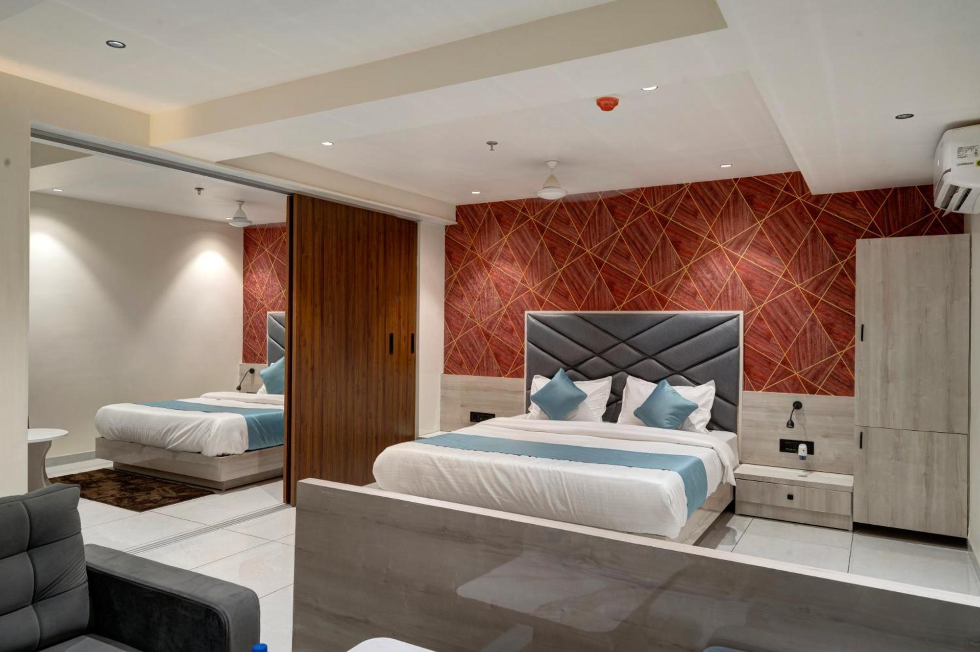 Hotel Shrimad Villa Gandhinagar Buitenkant foto