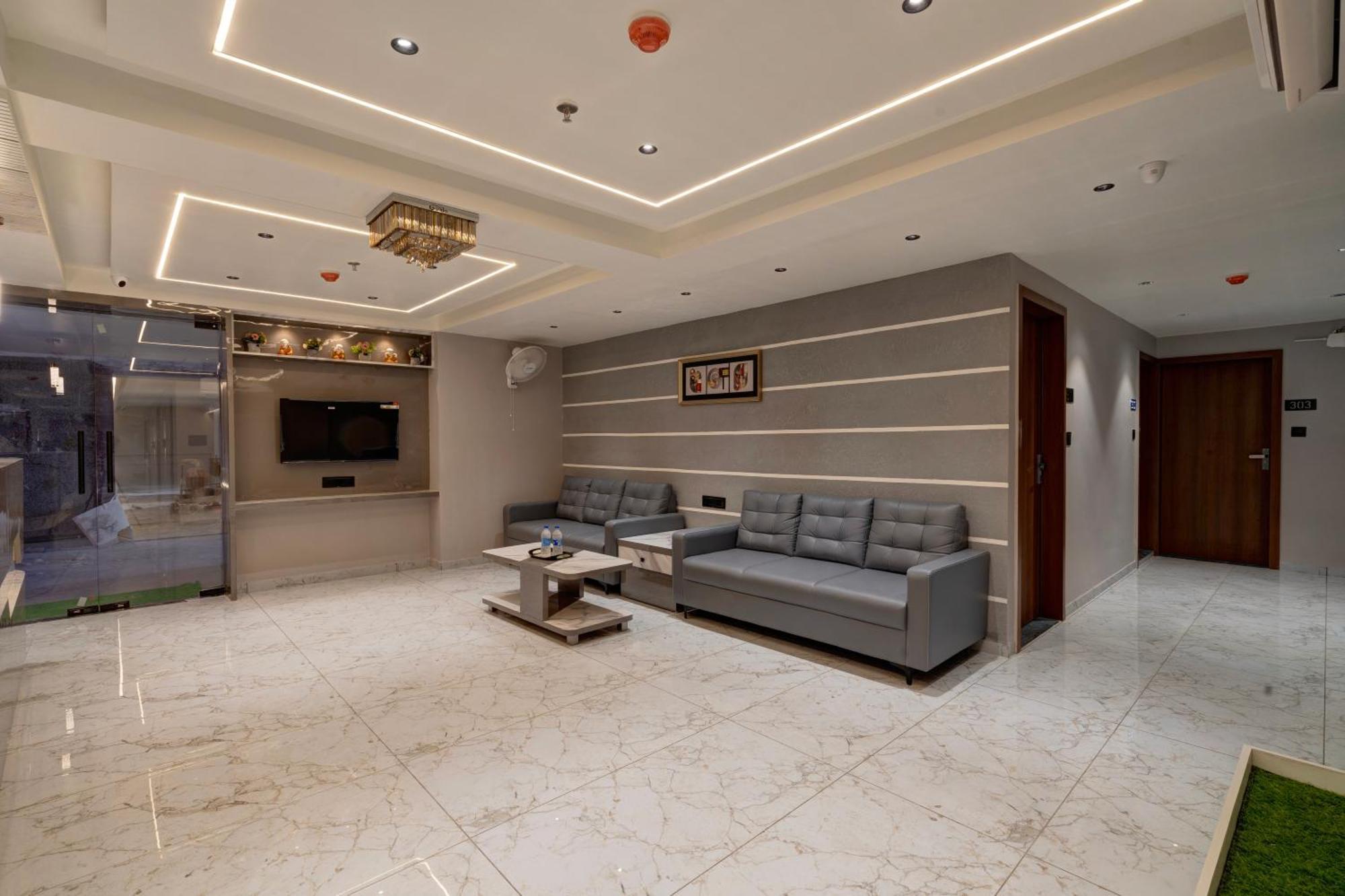 Hotel Shrimad Villa Gandhinagar Buitenkant foto