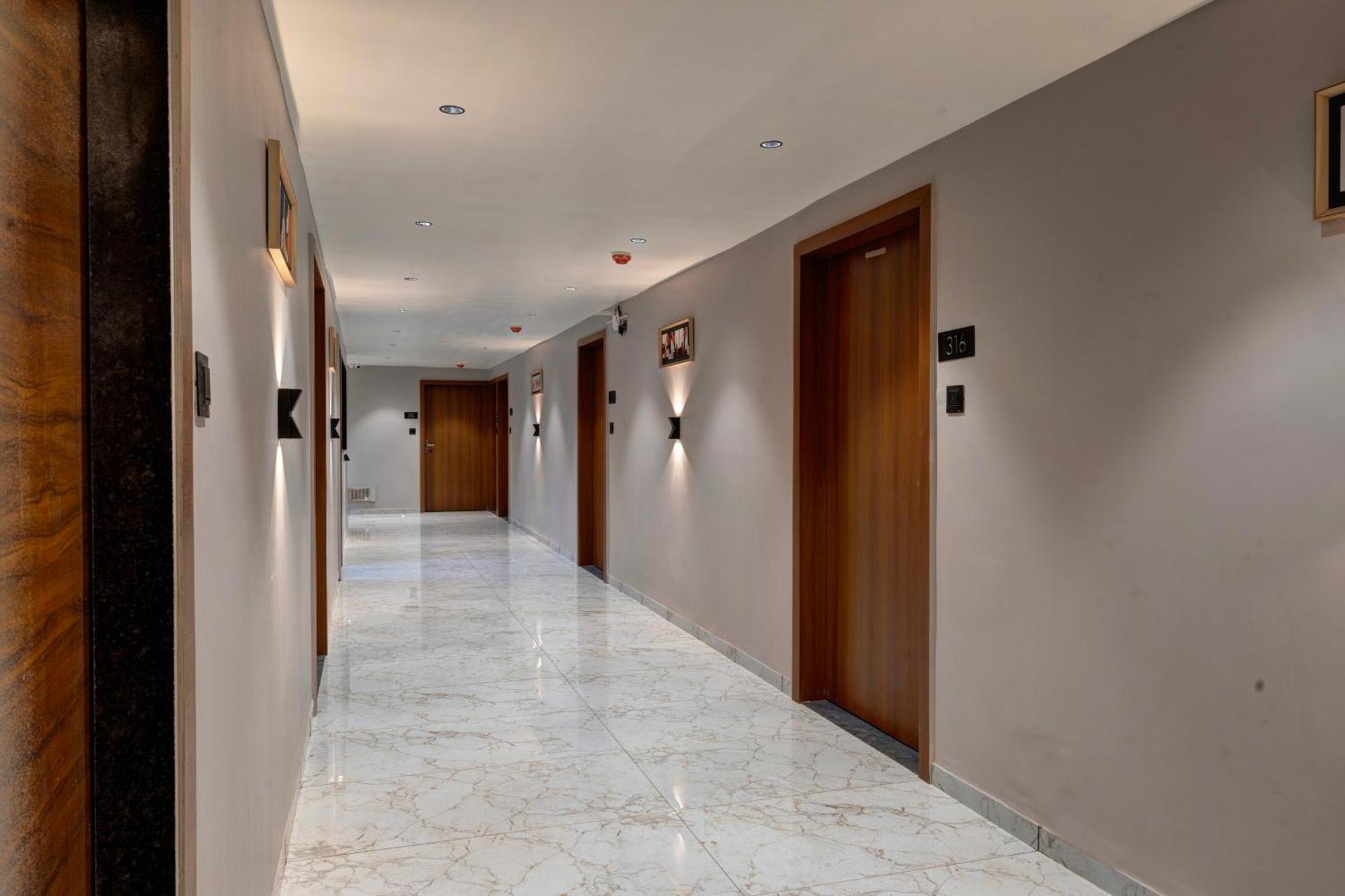 Hotel Shrimad Villa Gandhinagar Buitenkant foto
